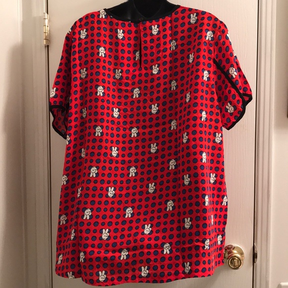 (3X) Plus Size Smiley Face Peace Sign Top - Picture 8 of 8